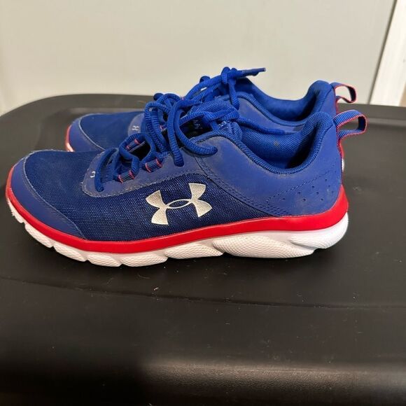 UNDER ARMOUR ASSERT 6.5y YOUTH SIZE - Picture 1 of 6